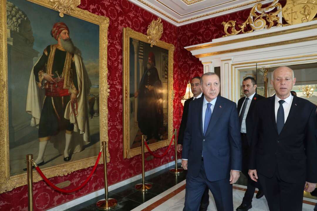 تونس تستجوب وزيري الداخلية والدفاع بعد زيارة أردوغان