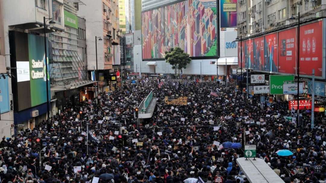 مع بدء العام الجديد.. هونغ كونغ تشهد مسيرة حاشدة
