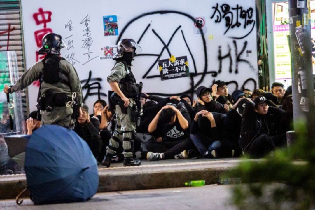 هونغ كونغ تعتقل مئات المُحتجين في اليوم الأول من العام الجديد