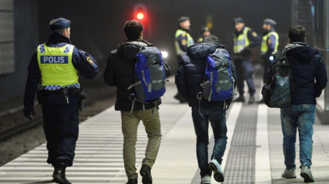 Suspected terrorists & war criminals that Sweden cannot deport given job permits & passports, warns migration chief