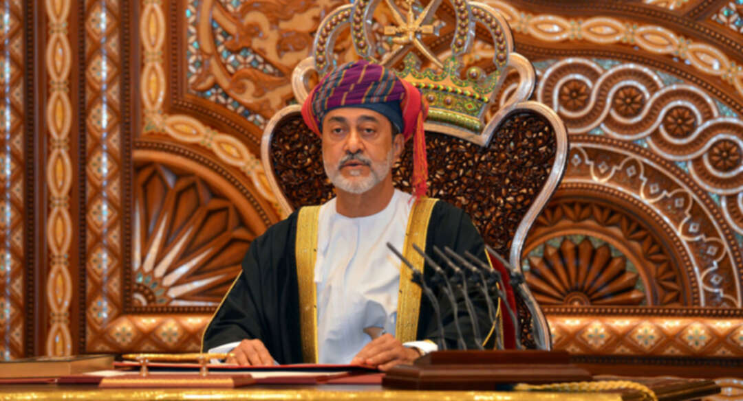 سلطان عُمان: الحكومة ستعمل على تقليص الدين العام والعجز المالي