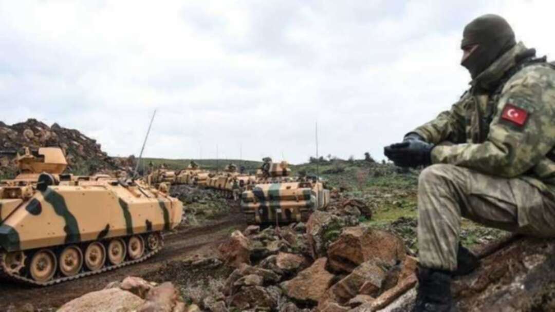 لحظة استهداف الجنود الأتراك بغارة جوية في إدلب