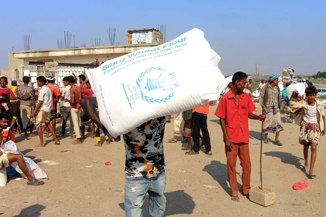 عبث الحوثي يدفع وكالات الإغاثة لإعادة النظر بسبل إيصال المساعدات لليمنيين