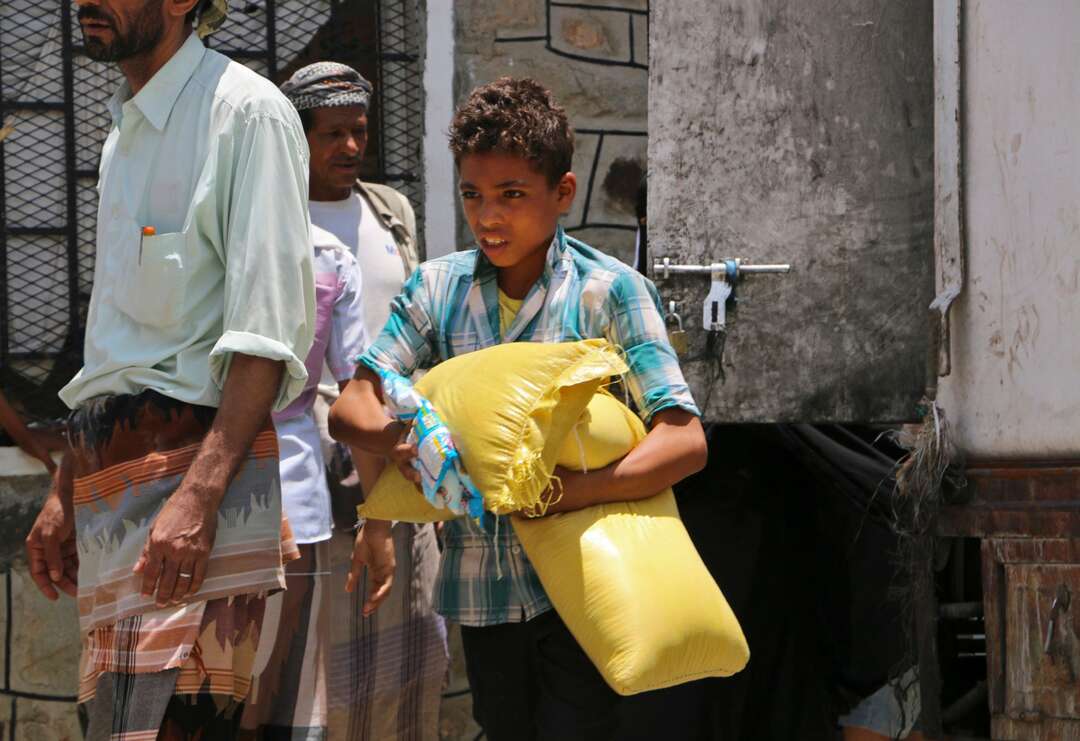 وثائق تثبت استغلال الحوثيين المساعدات لبسط نفوذهم