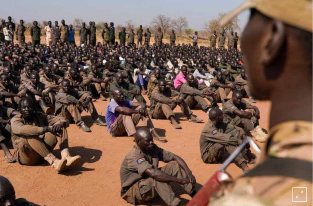 جنود ومتمردون يتجمعون مع قرب انتهاء مهلة تشكيل حكومة بجنوب السودان