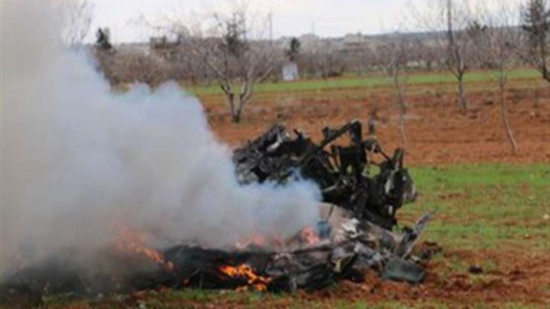 فيديو.. تعرّف على الضباط وحطام الطائرة المروحية التي سقطت بريف إدلب