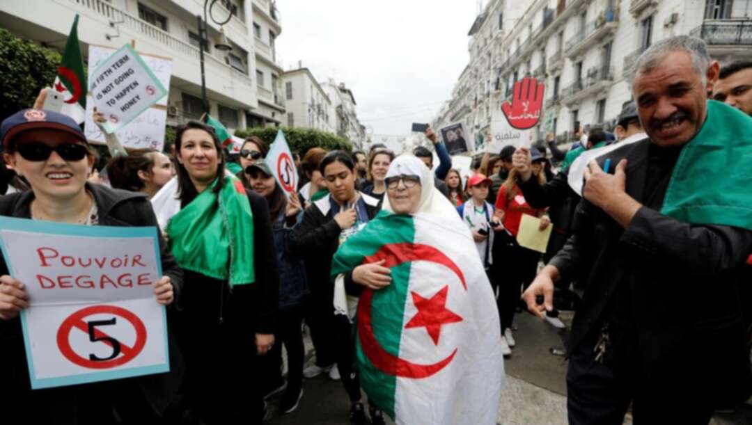 بعد عام على انطلاقها .. الجزائريون يواصلون احتاجاتهم