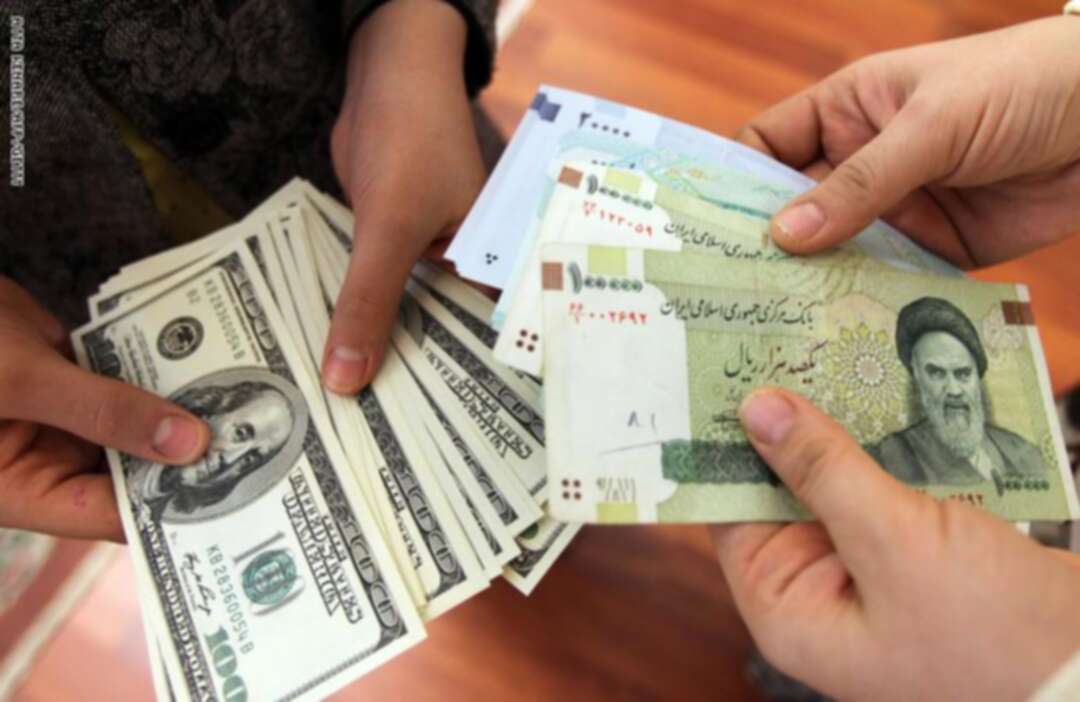 الريال الإيراني يتجاوز عتبة الـ310 آلاف مقابل الدولار