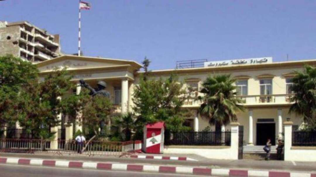 لبنان: محاكمة 21 شخصاً بتهمة التخطيط لاستهداف السفارة الأمريكية بطائرة مسيّرة