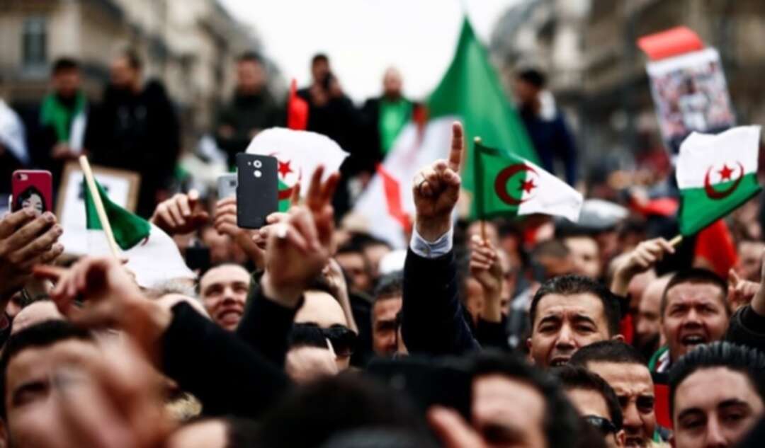 الجزائريون يحيون رفضهم التجديد لبوتفليقة