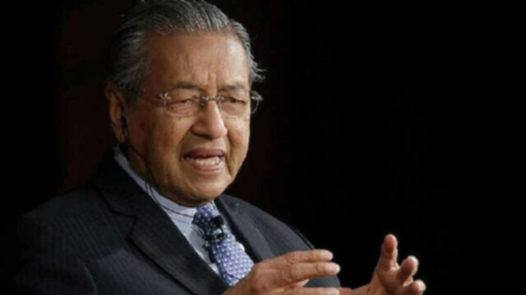 مهاتير محمد يقدم استقالته إلى ملك ماليزيا