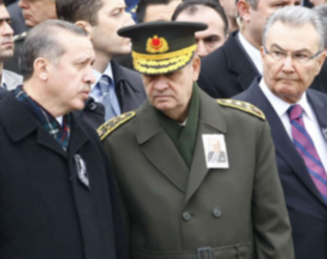 مُواجهة مُحتدمة بين أردوغان ورئيس أركان سابق بالجيش