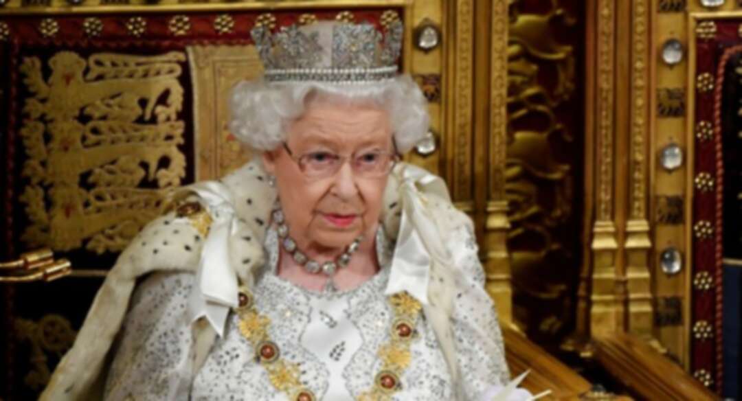 الملكة إليزابيث تعود لمهامها بعد أيام من رحيل الأمير فيليب