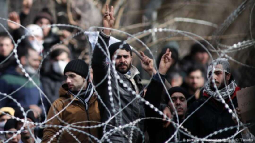 اليونان يتهم تركيا باستغلال المهاجرين واللاجئين لتعزيز مصالحها الخاصة
