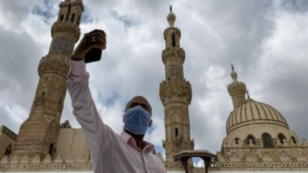 Egypt closes down mosques, churches over coronavirus fears