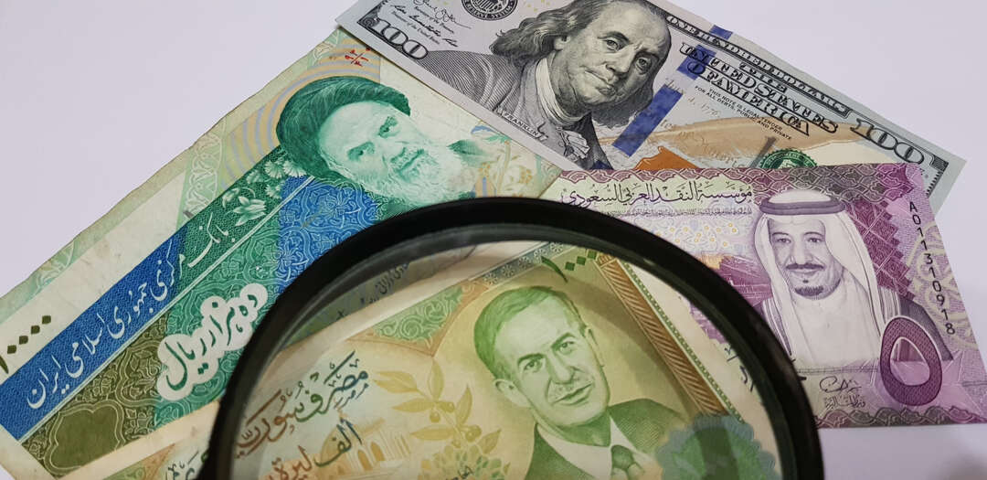 انخفاض حادّ في سعر اللّيرة السوريّة مقابل العملات الأجنبية