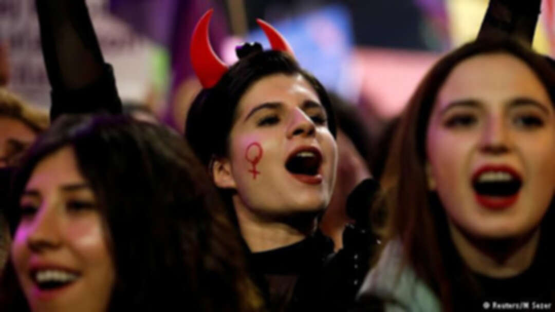 العدالة والتنمية مُتهم بالإساءة إلى المرأة في تركيا