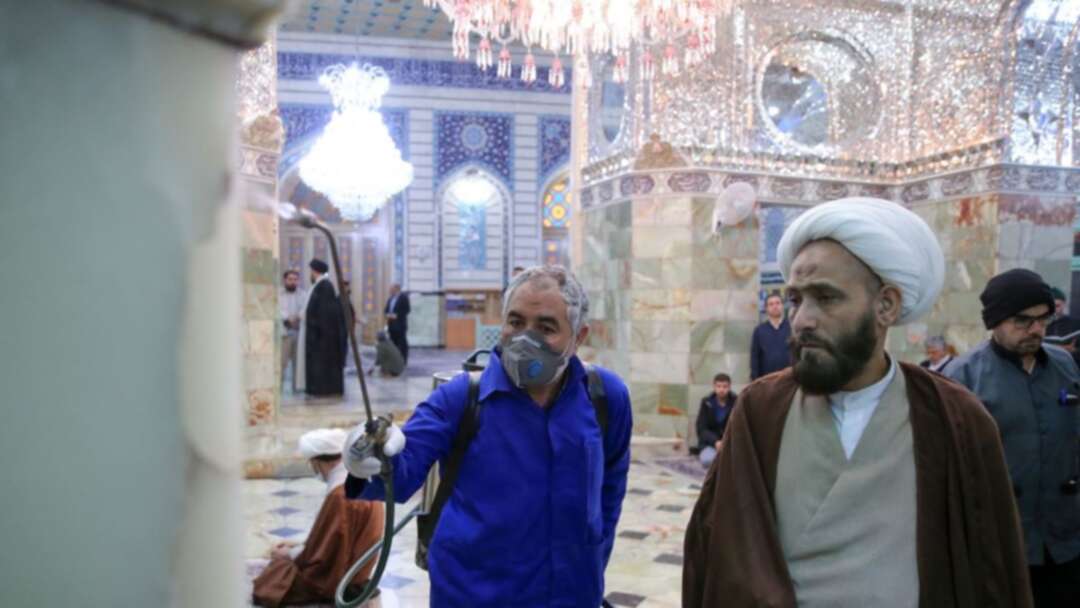 انتقادات إيرانيّة لدخول رجال الدين على خط مواجهة كورونا
