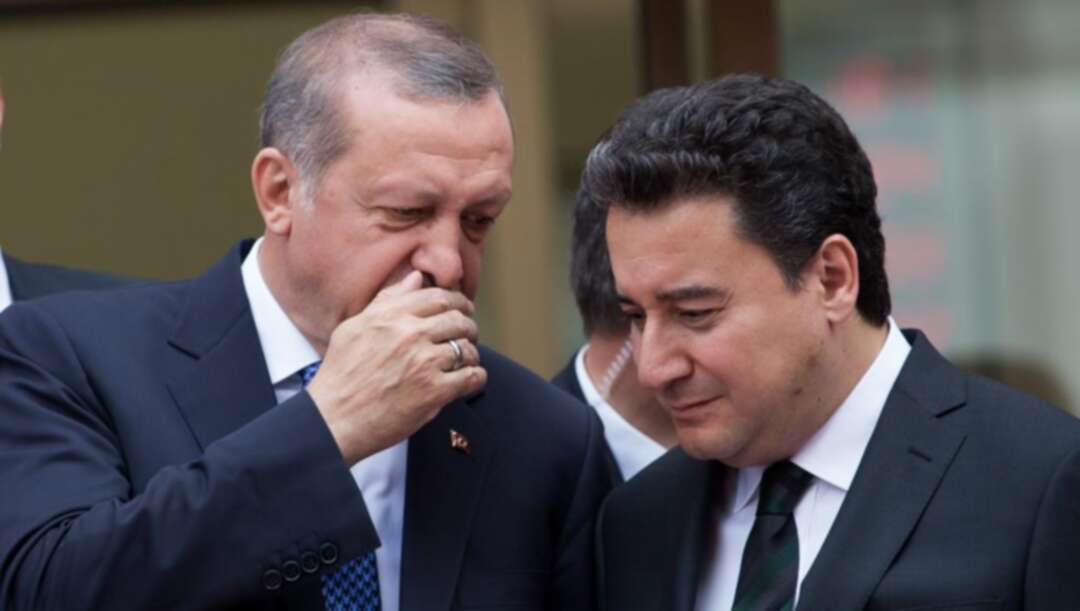 الوزراء كانوا يوقعون أوراقاً خالية.. شريك أردوغان السابق يكشف