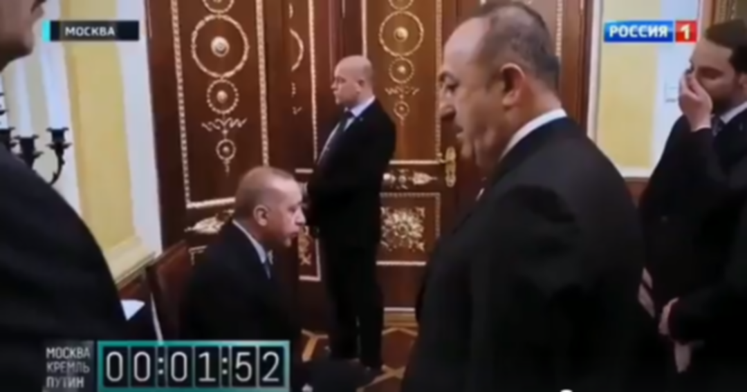 بوتين يهين أردوغان.. انتظره حتى تعب وجلس!