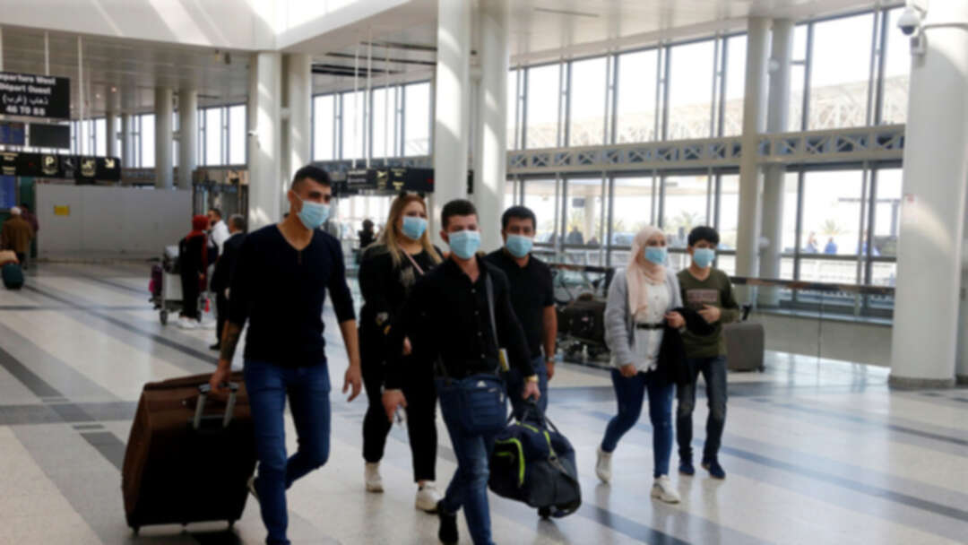 سوريون عالقون في مطار بيروت..والسبب كورونا