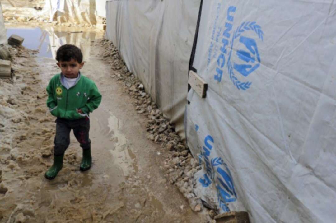 سوري في المخيمات اللبنانية: ما قدرتنا نجيب المعقم!
