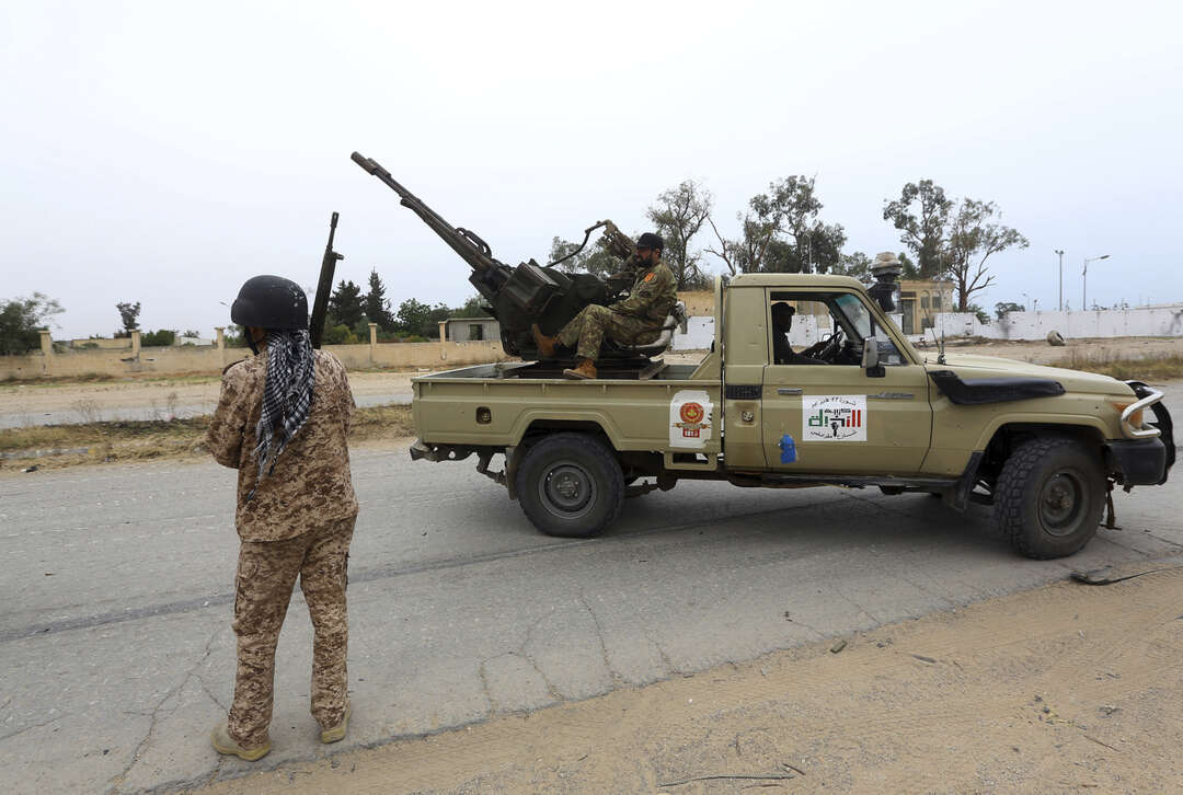 ليبيا.. تجدد المعارك في طرابلس وإجراءات لمواجهة كورونا