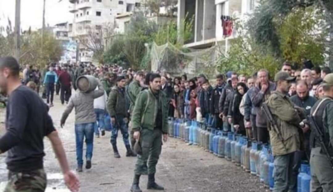 السوريون يستهلّون عامهم الجديد بطوابير البنزين والمازوت