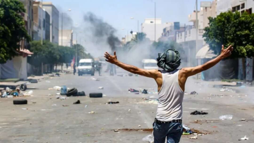 مقتل مُتظاهر تونسي يؤجّج الاحتجاجات