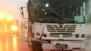 A 19-vehicle crash in Abu Dhabi’s al-Maqatara area. (Twitter)