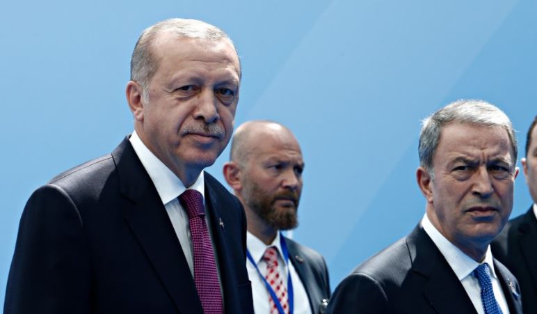 تركيا تُحابي اليونان.. سعياً للنجاة من العقوبات الأوروبية