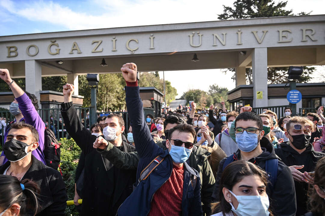 لوفيغارو: سلطة أردوغان باتت مهددة على وقع تظاهرات طلاب الجامعات