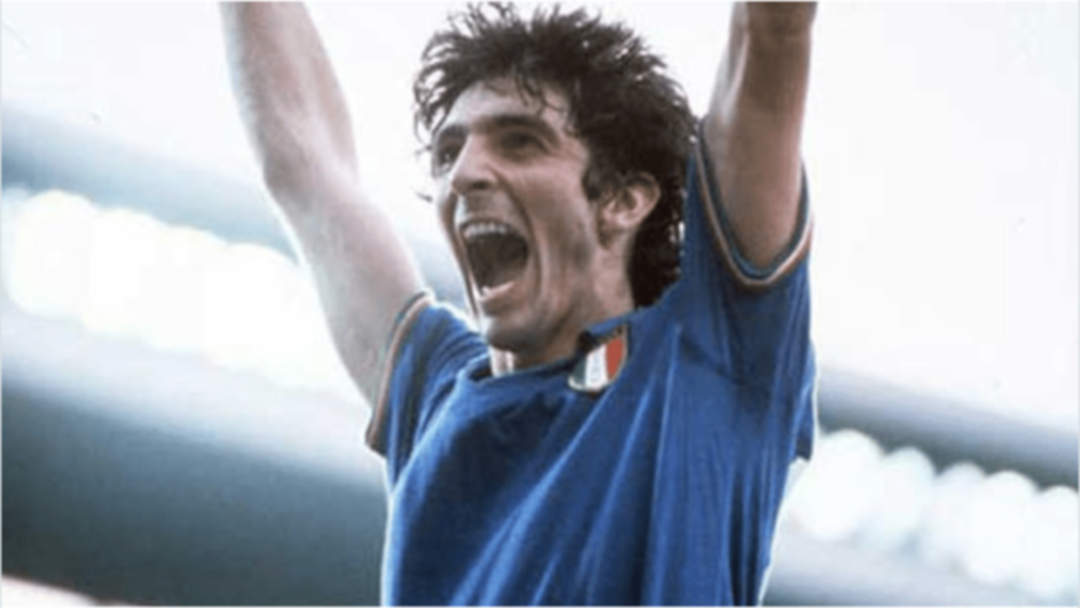 رحيل أسطورة الكرة الإيطالية “باولو روسّي” الذي أبكى البرازيل