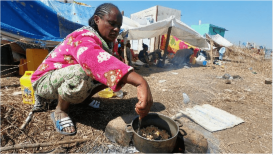 إيصال المياه النظيفة للاجئين الإثيوبيين.. مبادرة إنسانية للاجئ سوري