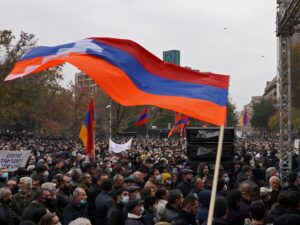 People attend an opposition rally to demand the resignation of Armenian Prime Minister Nikol Pashinyan following the signing of a deal to end a military conflict over Nagorno-Karabakh, in Yerevan, Armenia December 5, 2020. (File photo: Reuters)