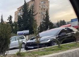 سيارة "تسلا" الأميركية في شورارع دمشق رغم العقوبات