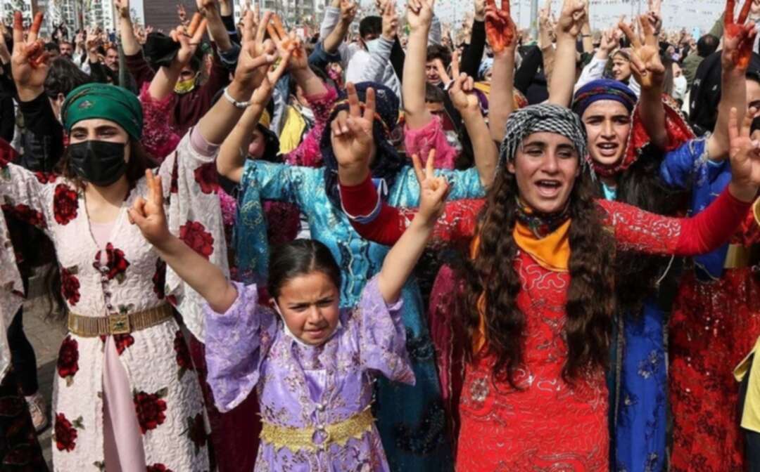 Tens of thousands of Turkish Kurds in New Year Diyarbakir protest over repression
