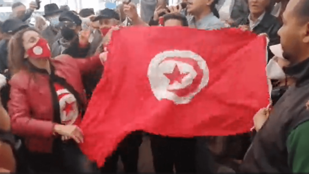 موسي تقود احتجاجاً على هيمنة الإخوان في تونس