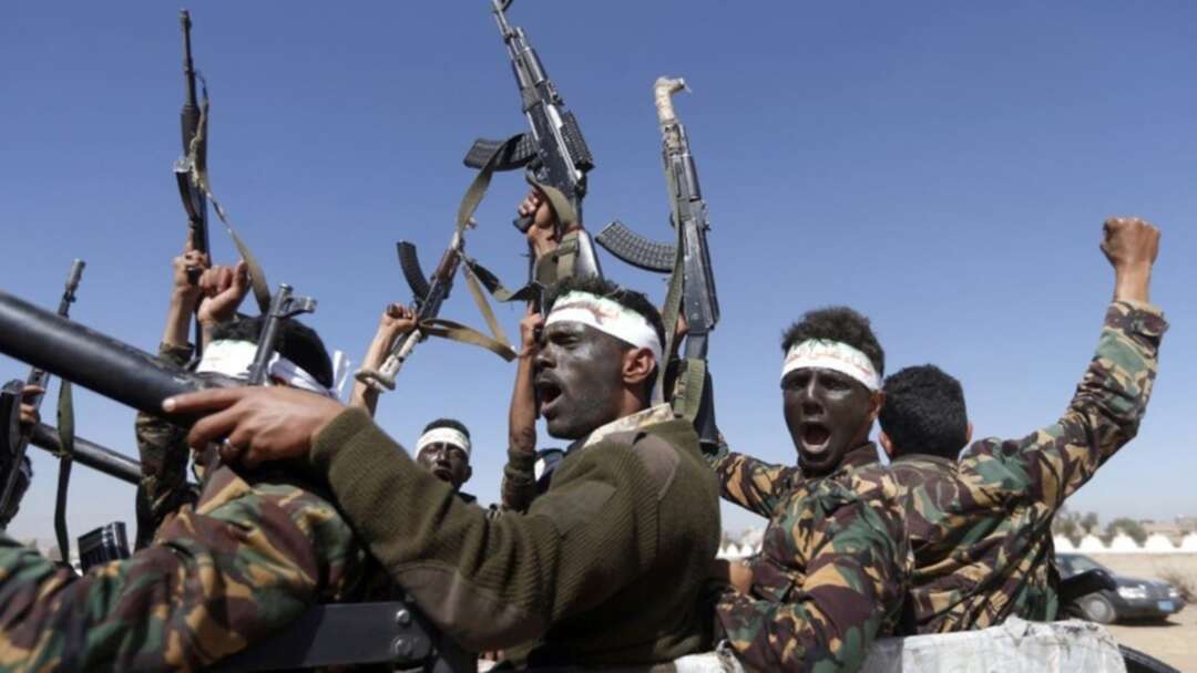 الحوثيون يتوعدون بالرد.. ويهددون بإغلاق مضيق باب المندب