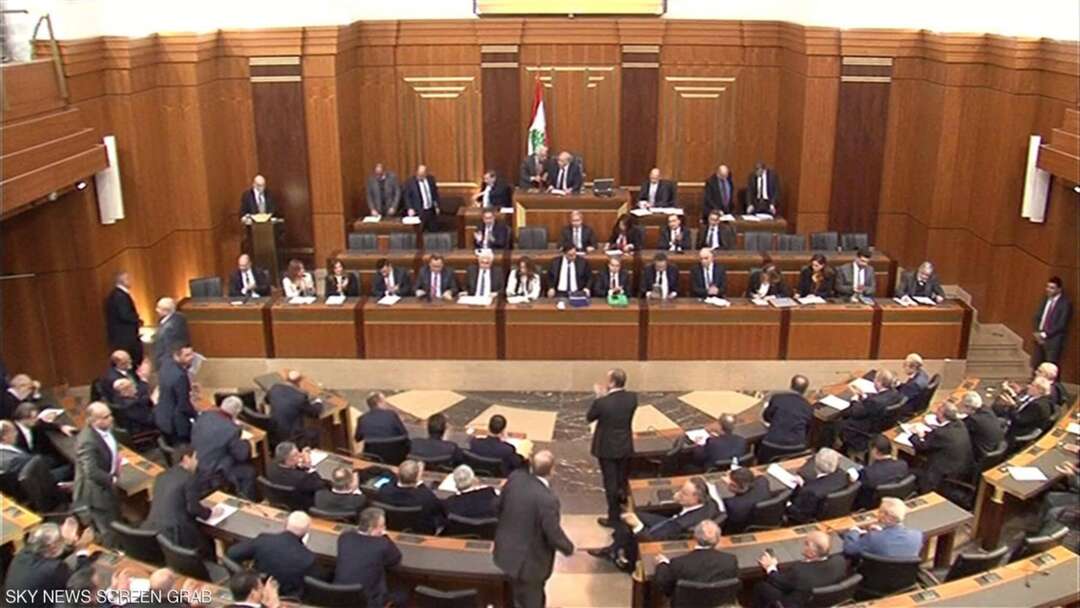 إعلام لبناني: عون لن يوقع قانون تقريب موعد الانتخابات النيابية