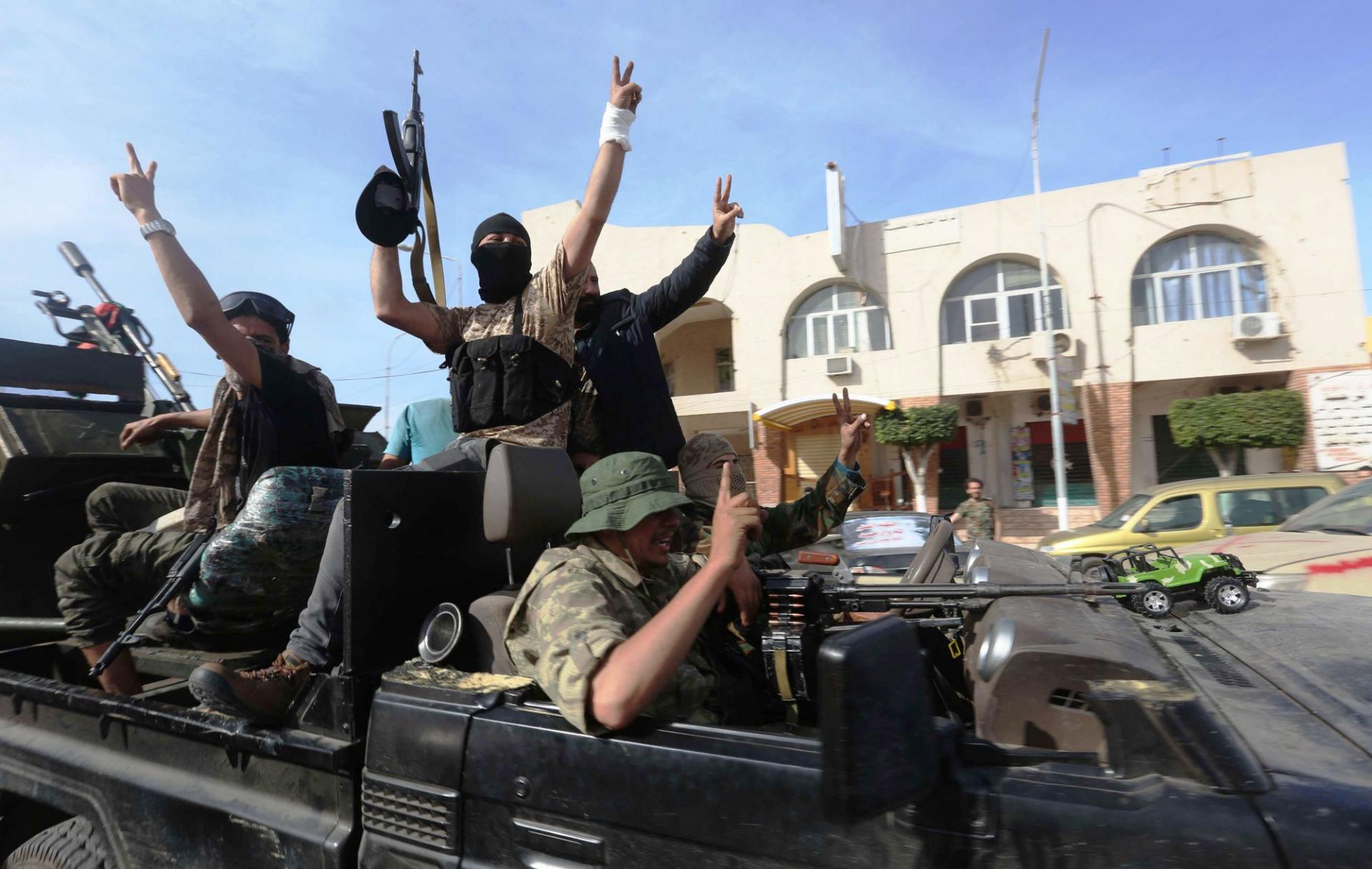 تجدد الاشتباكات المسلحة بين الميليشيات في طرابلس الليبية