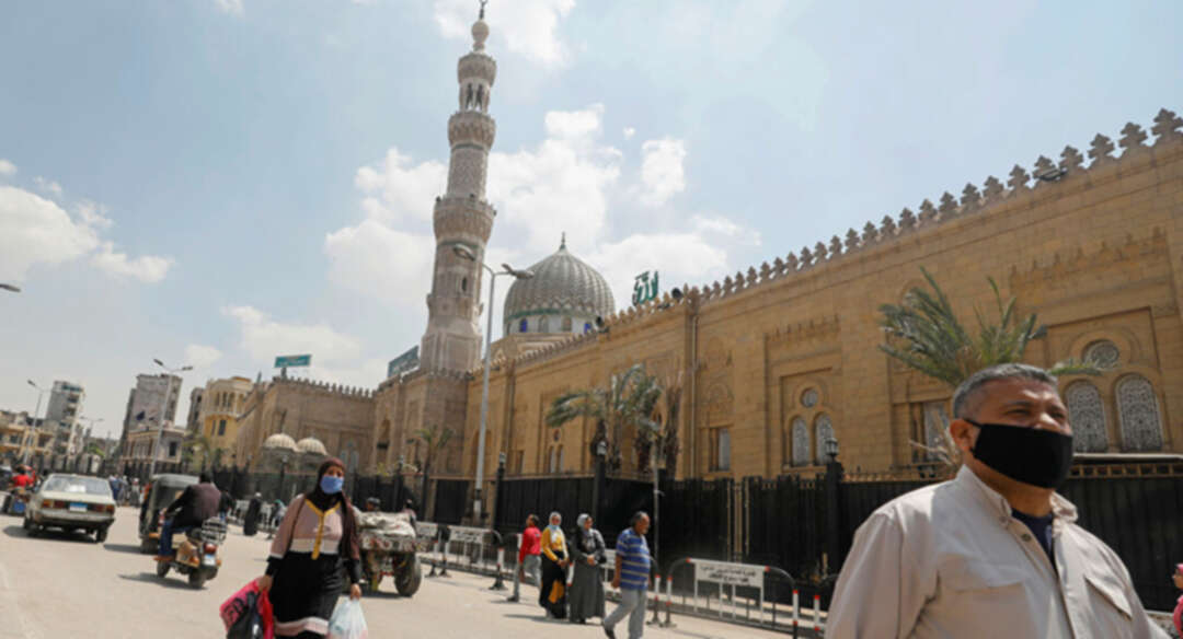 مصرية تدفع المال لإمام مسجد للدعاء على زوجها