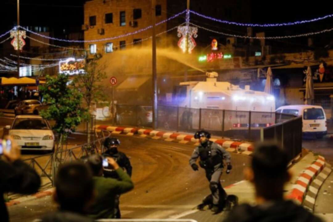 مواجهات ليلية بين الشرطة الإسرائيلية ومتظاهرين فلسطينيين في القدس
