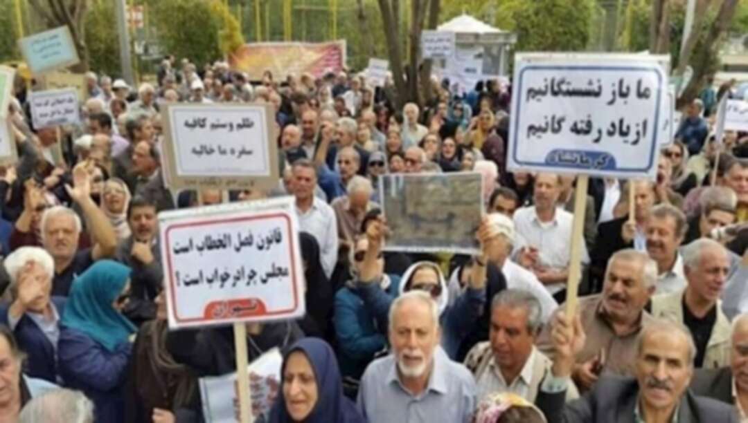 إيران تعجز عن سداد المرتبات.. والمظاهرات سبيل العمال