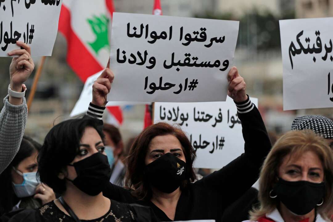 مسؤولون لبنانيون سابقون: سياسة المحاور أحكمت الحصار على لبنان