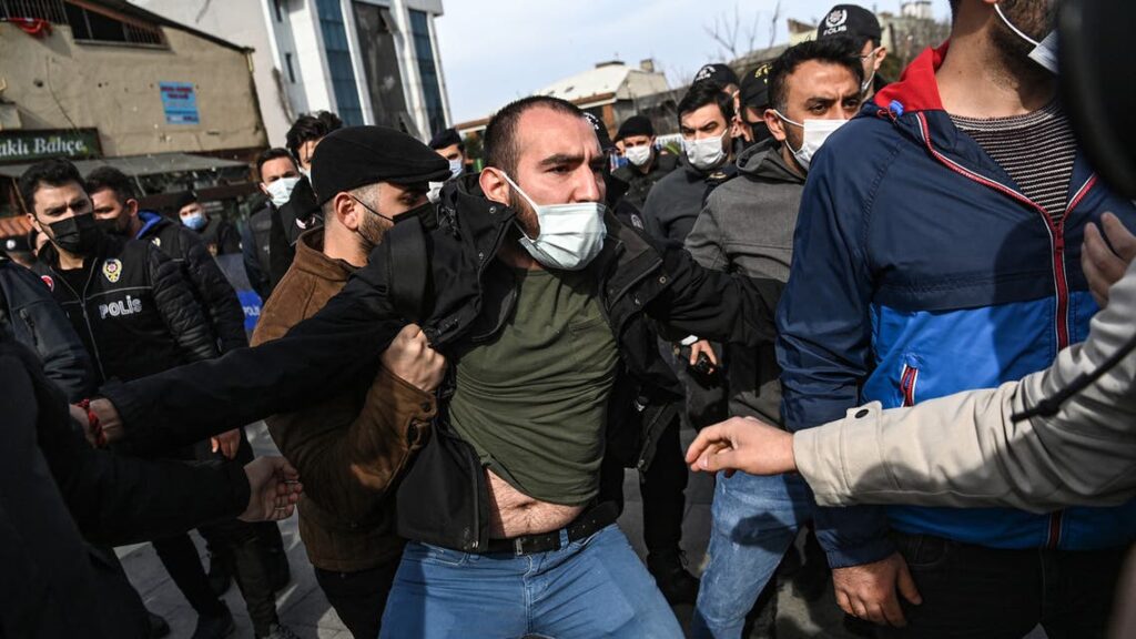 اعتقال طلاب في تركيا