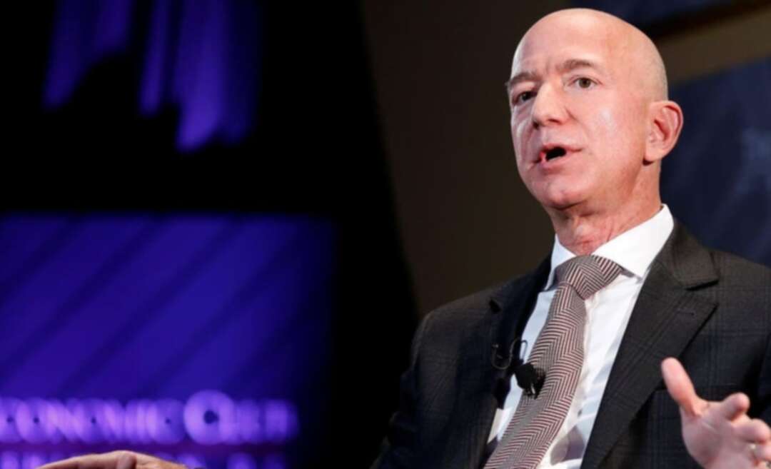 Bezos sells $2.4 bln of Amazon stock, bringing weekly shares sold to about $5 bln