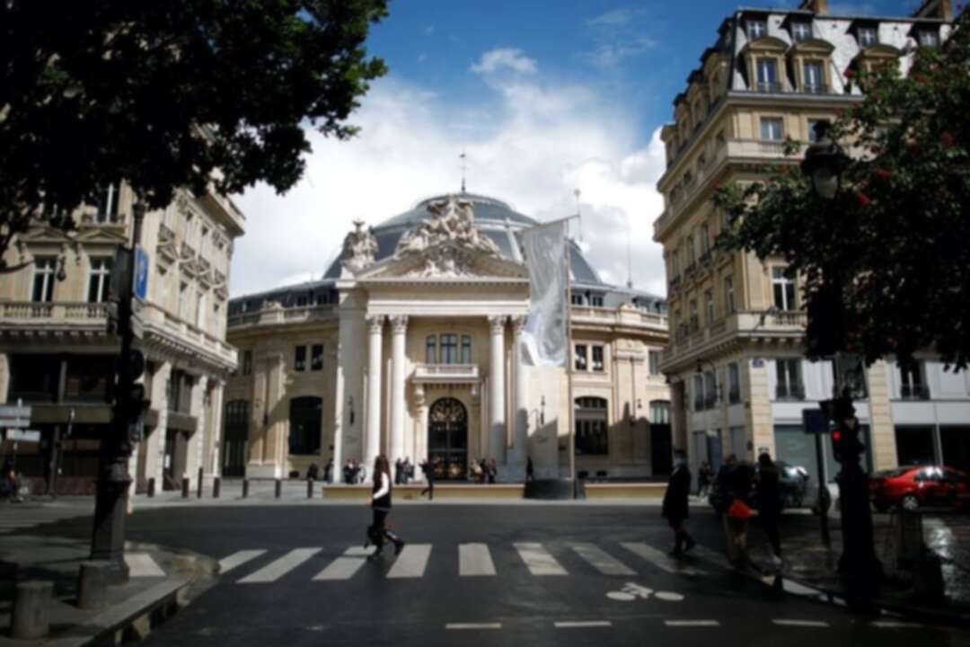 ملياردير فرنسي يفتتح متحفاً خاصاً لعرض مقتنياته الفنية