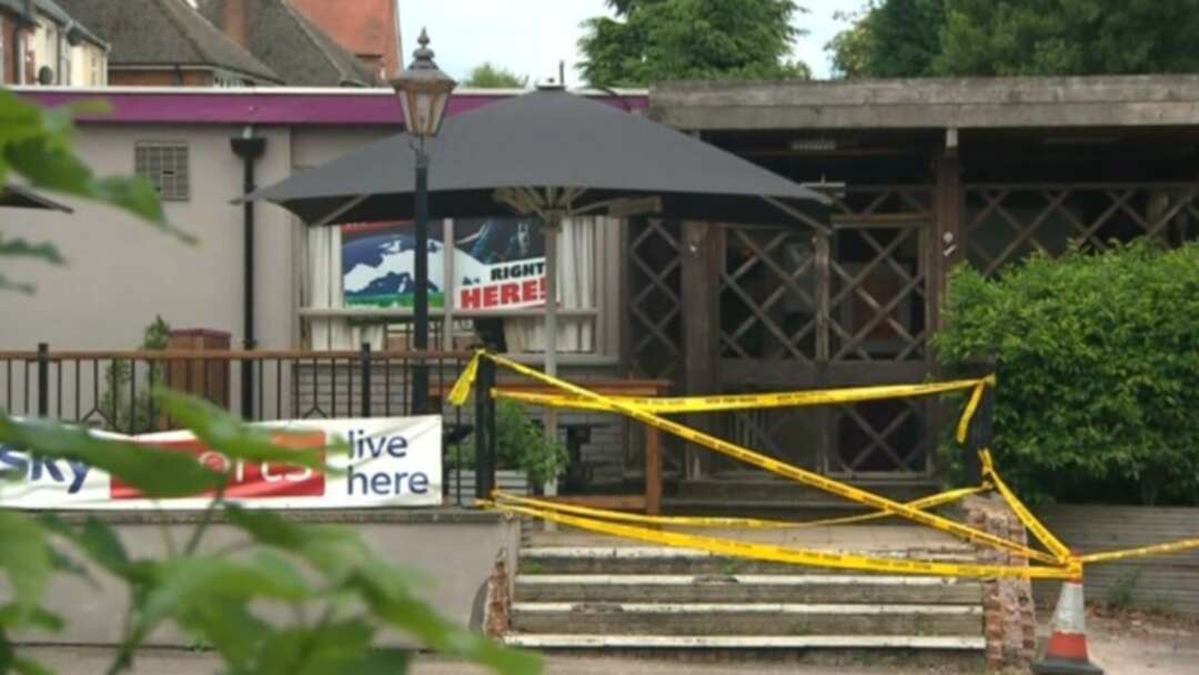 UK police chase a suspect shot 4 people at Stourbridge pub