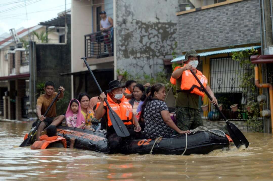 فيضانات وانهيارات.. قتلى في الهند وآلاف الهاربين من بيوتهم في الفلبين